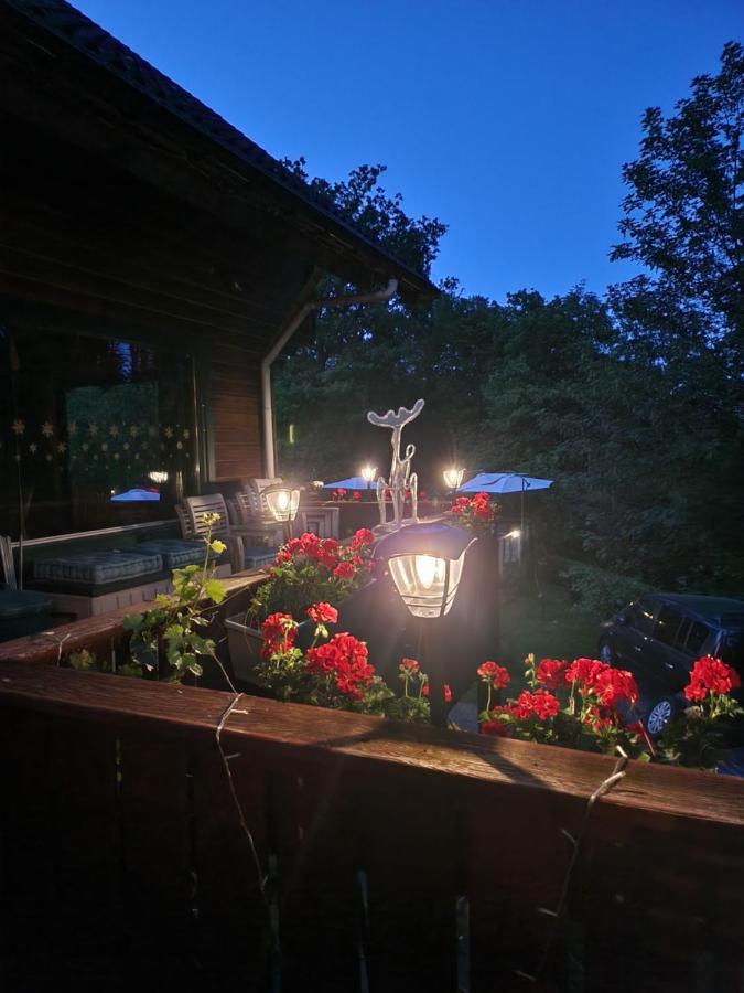 Le Chalet Du Cerf - Chambre D'Hote Somme-Leuze Buitenkant foto