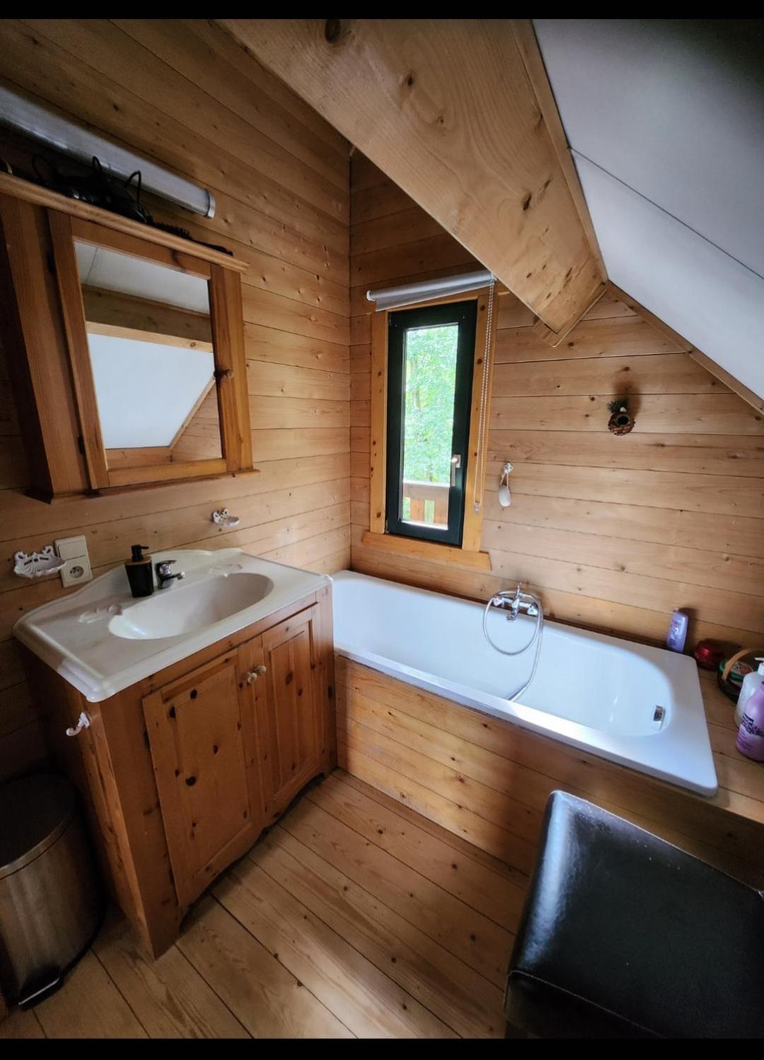 Le Chalet Du Cerf - Chambre D'Hote Somme-Leuze Buitenkant foto